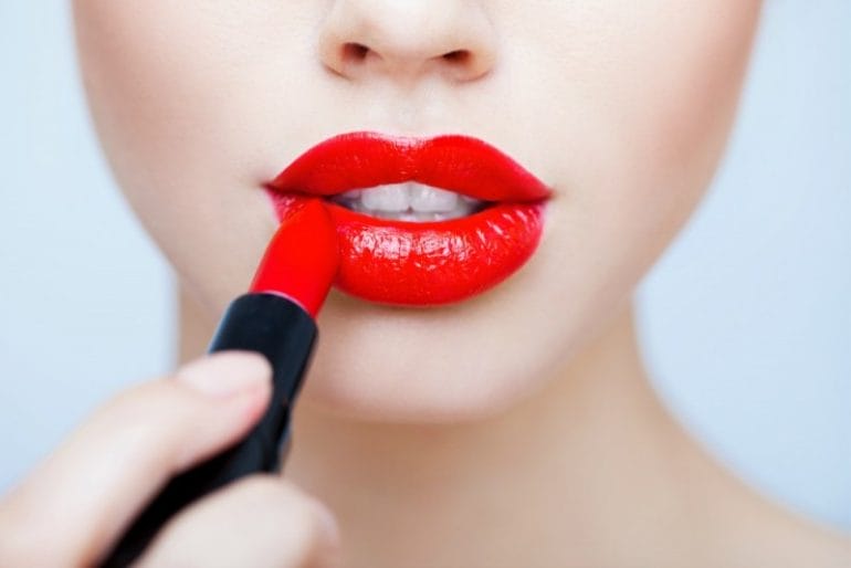 Cuál es el color de labial que deben llevar las mujeres maduras si quieren  lucir elegantes, según Carolina Herrera