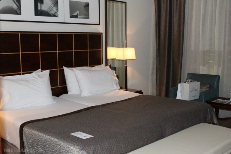 Mi cama en el hotel Eurostars Grand Marina. ¿no está nada mal, verdad?