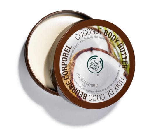 La manteca corporal con aroma de coco es uno de los productos más vendidos de The Body Shop